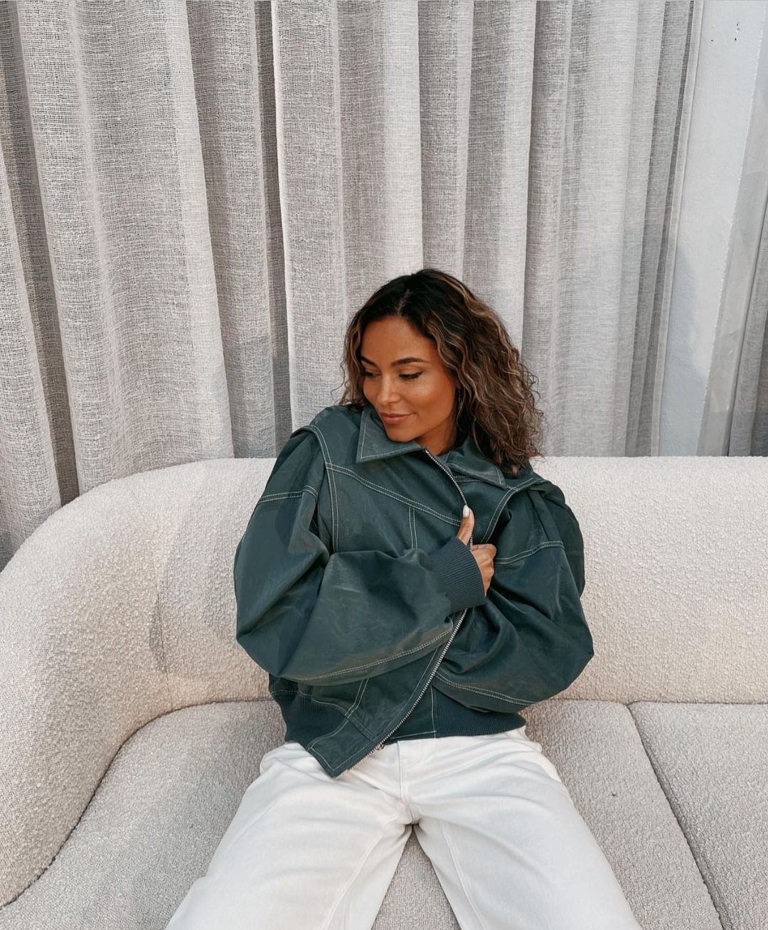 Chaqueta bomber de cuero Lara – Estilo y comodidad máxima